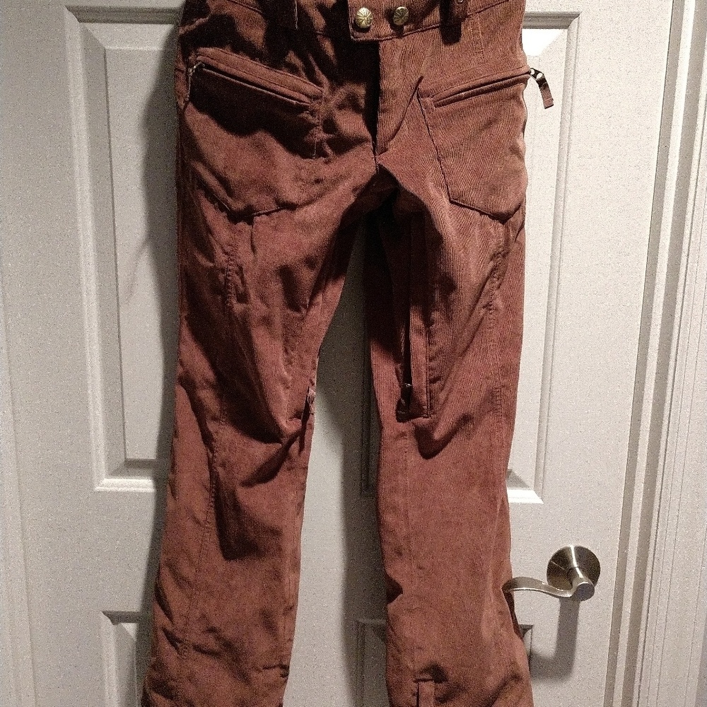 Corduroy snowboard pants with dry ride technology